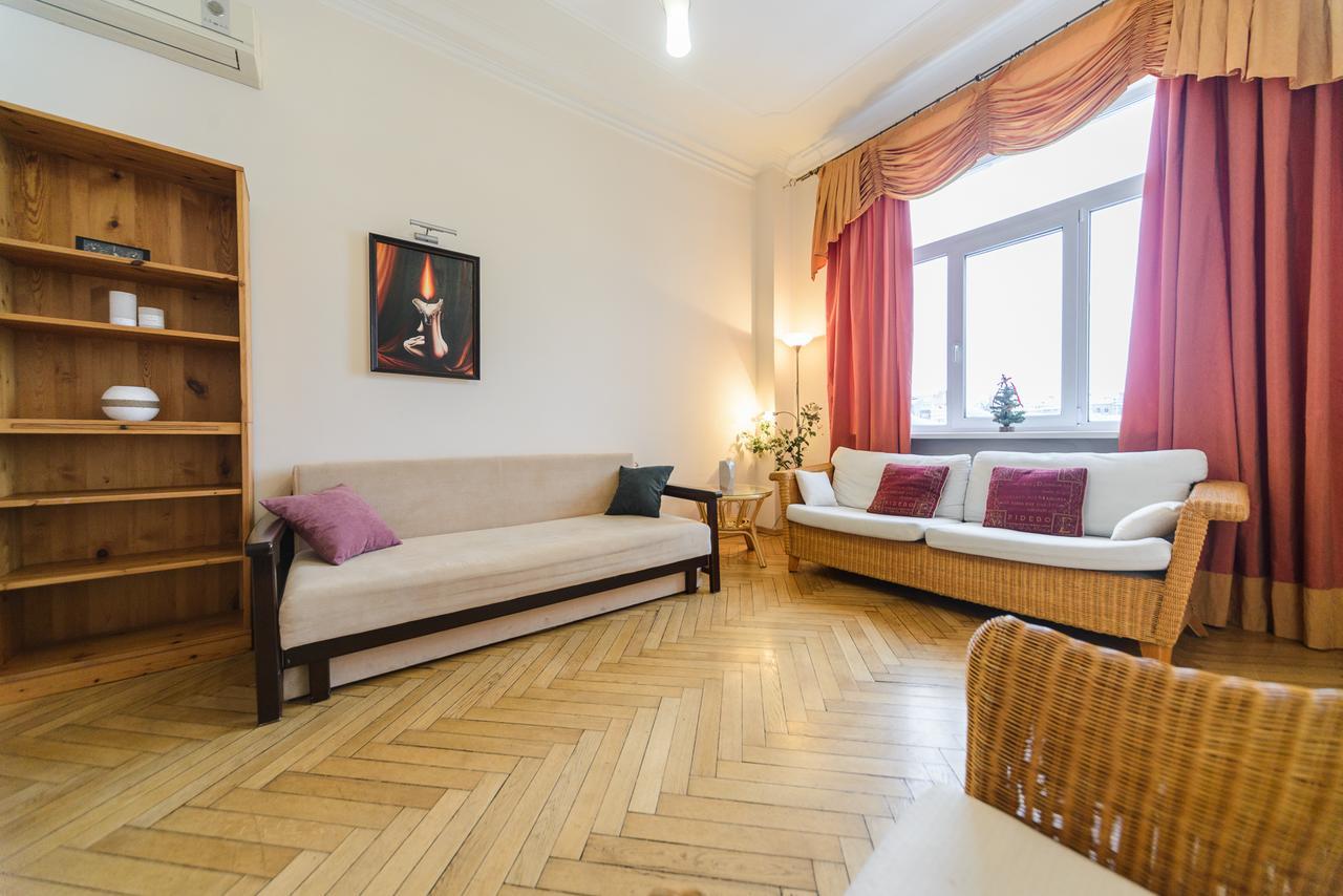 Apartments On Khreschatyk 27 Kiev Luaran gambar