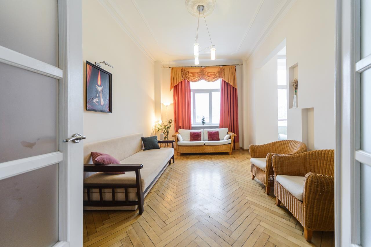 Apartments On Khreschatyk 27 Kiev Luaran gambar