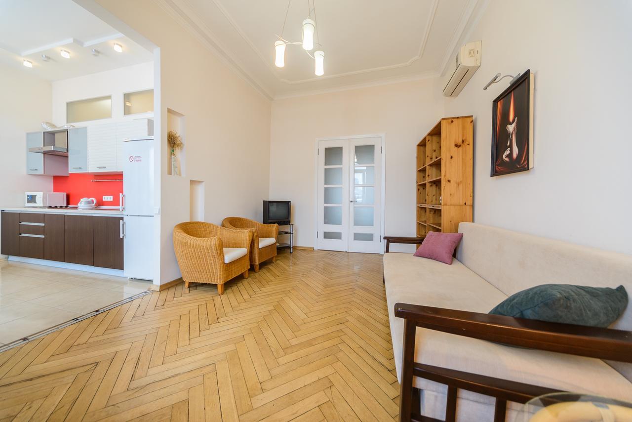 Apartments On Khreschatyk 27 Kiev Luaran gambar